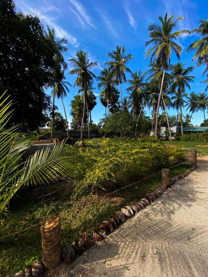 Elena Garden Resort And Restaurant Trincomalee Eksteriør bilde